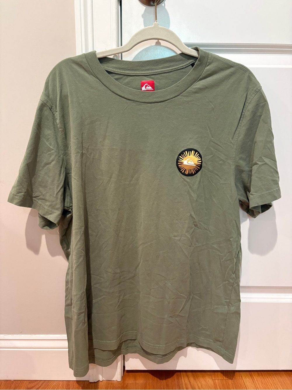 Quiksilver Men’s Olive Green Crew Neck T-Shirt with Sun Emblem